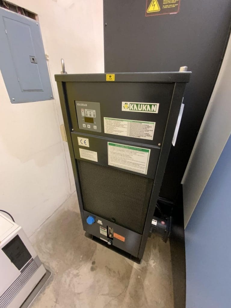 Used Doosan DNM 5700 CNC Vertical Machining Center For Sale