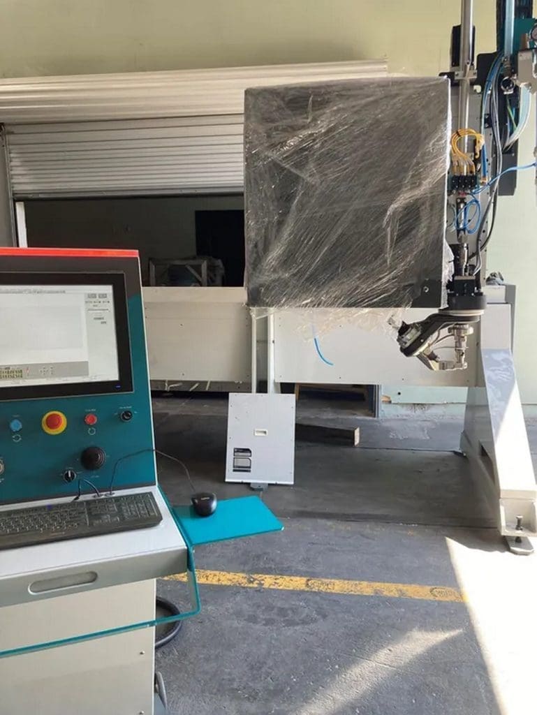 Used Flow Mach 200 4020 Pivot+ CNC Waterjet For Sale