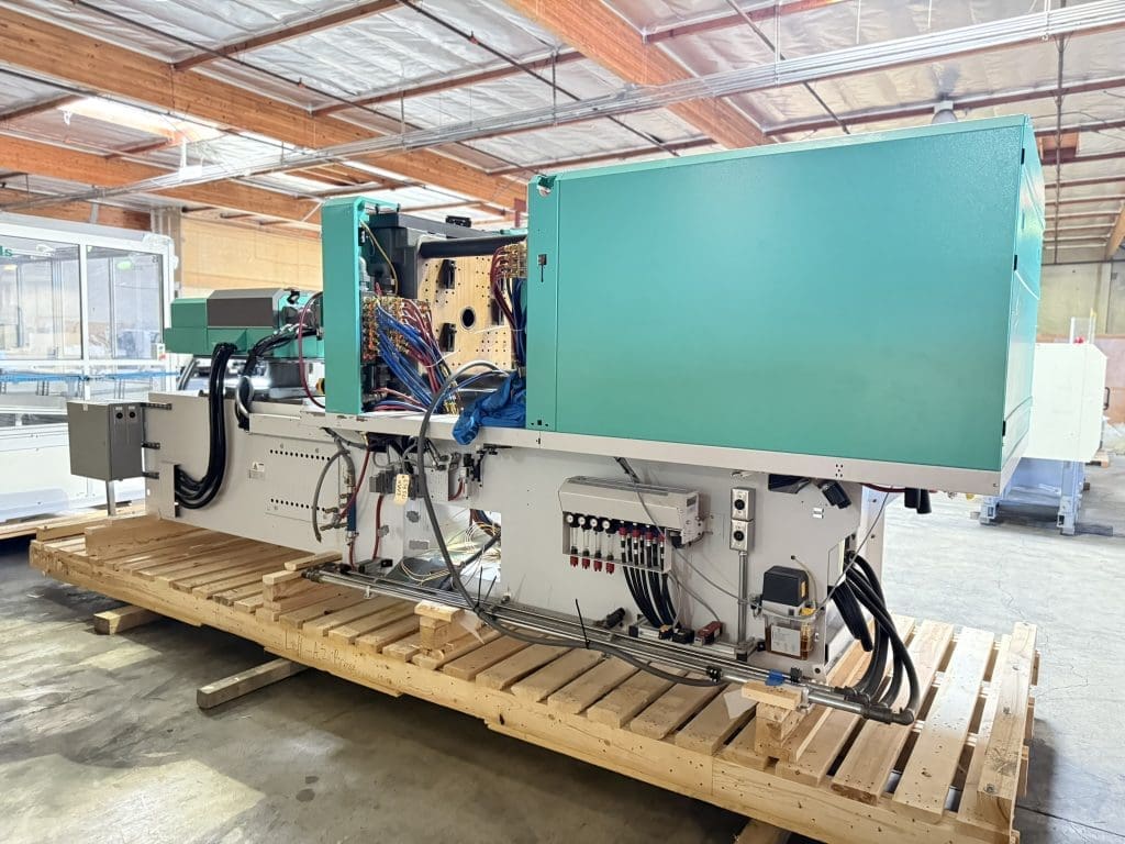 Used Arburg 570A 2000-290 Injection Molding Machine For Sale