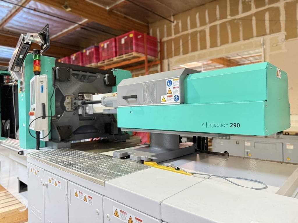 Used Arburg 570A 2000-290 Injection Molding Machine For Sale