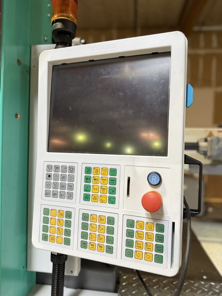 Used Arburg 570A 2000-290 Injection Molding Machine For Sale