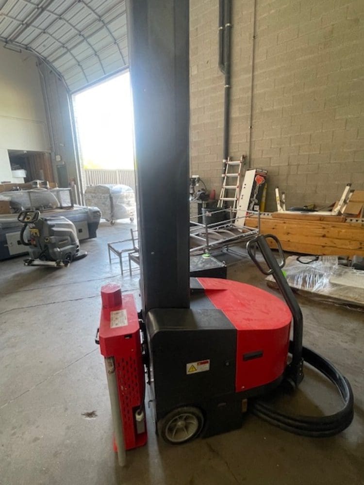 Used Robot Stretch Wrapping Machine - Wrapping Machine - 8077020