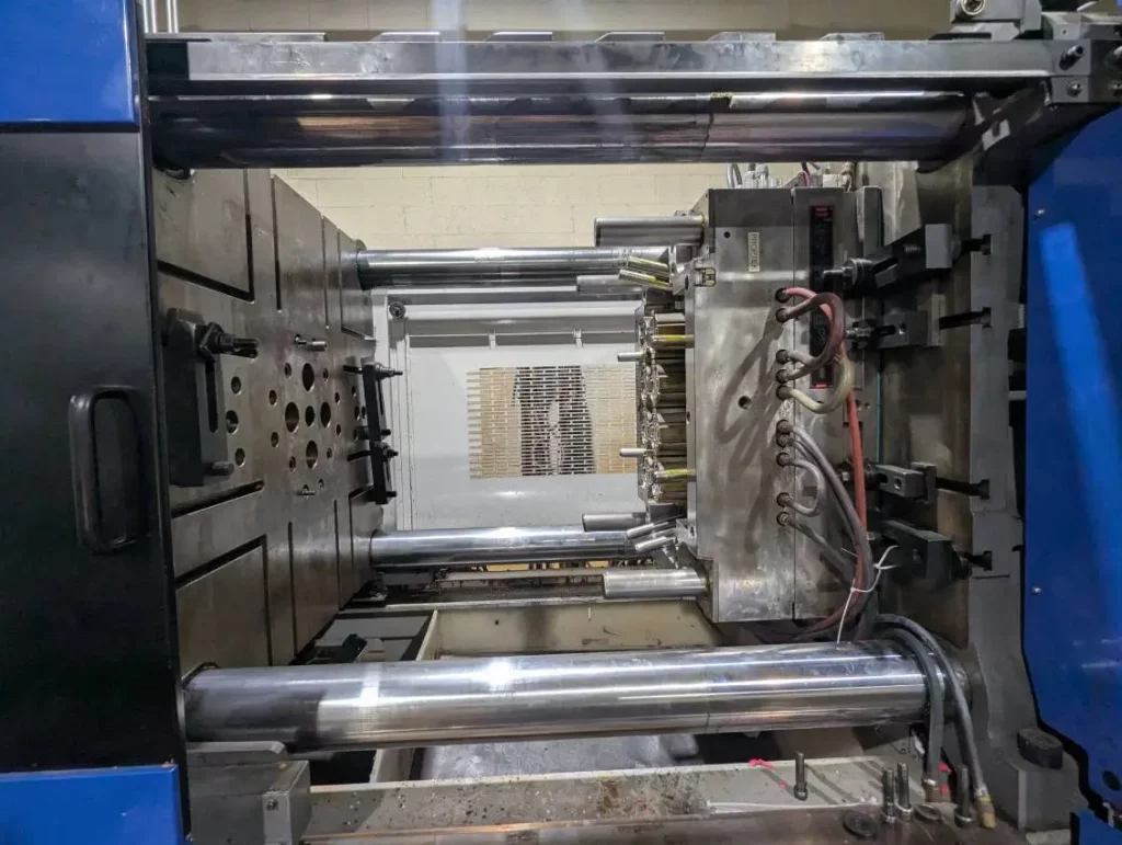 Used Toyo SI-500V Injection Molding Machine for Sale