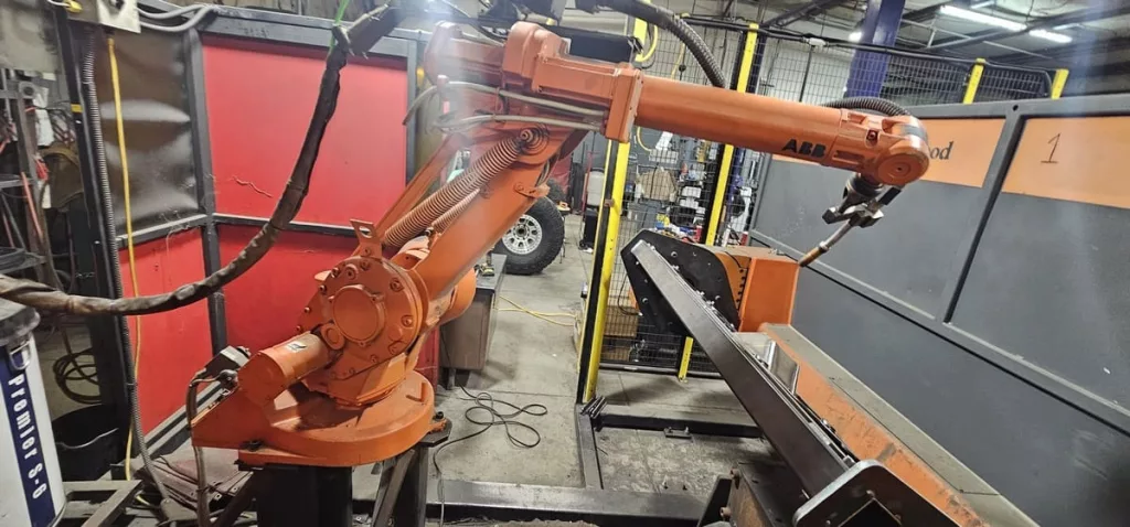2004 ABB IRB 1400 Robotic Welding, photo 6 of 10