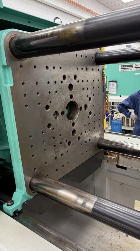 Used Arburg 570 A 1600-400 Injection Molding Machine for Sale