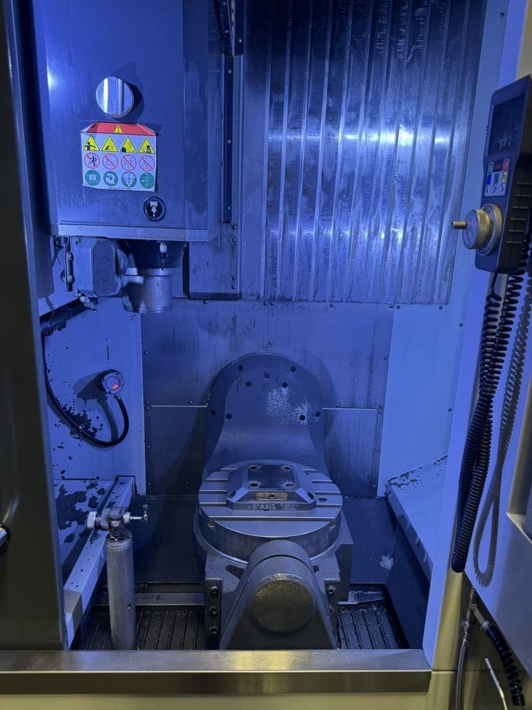 Used Haas UMC-500SS CNC Vertical Machining Center For Sale