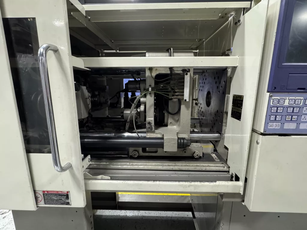 2010 Toshiba EC45N II Injection Molding Machine, photo 5 of 9