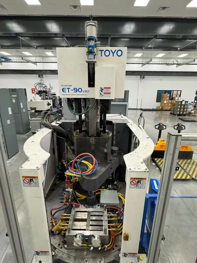 Used Toyo ET-90VR2 Injection Molding Machine for Sale