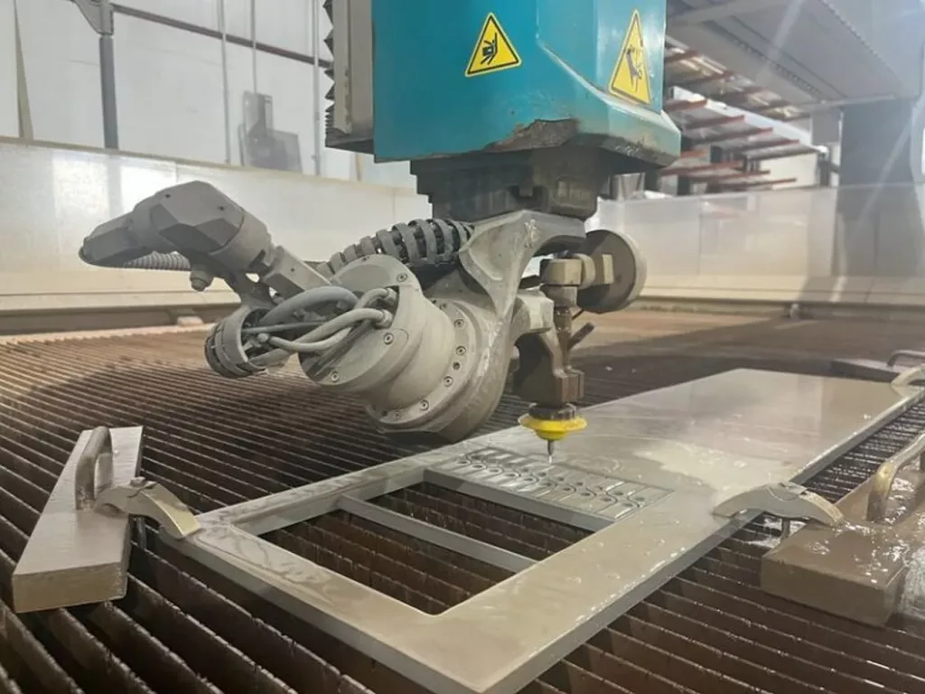 Used Flow Mach 500 4020 XD CNC Waterjet For Sale