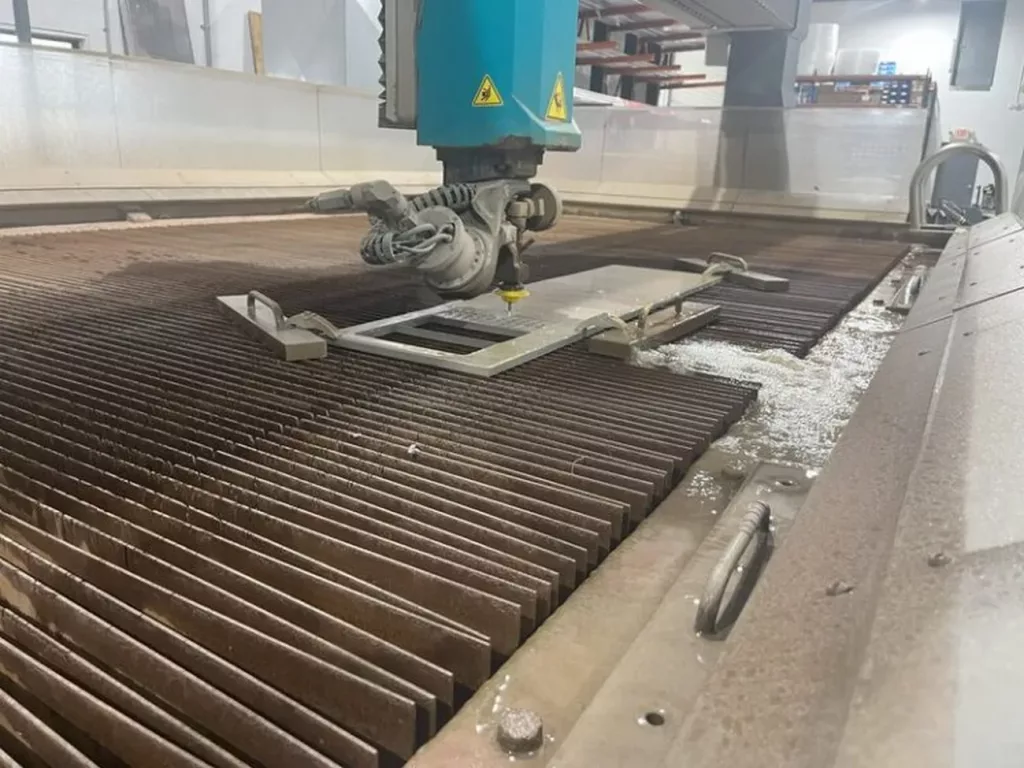 Used Flow Mach 500 4020 XD CNC Waterjet For Sale