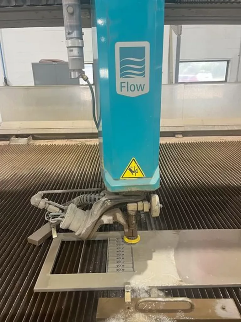 Used Flow Mach 500 4020 XD CNC Waterjet For Sale