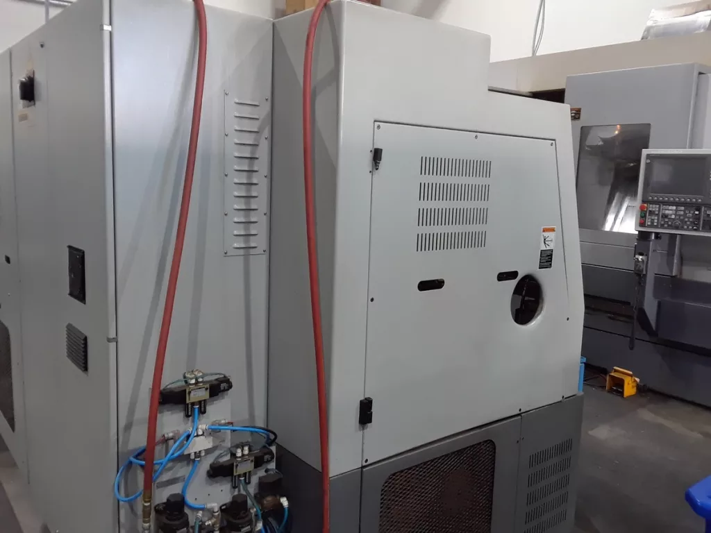 2005 Hyundai Kia SKT-21LMS CNC Lathe, photo 9 of 11
