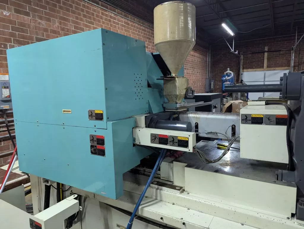 Used Niigata MD200S-IV Injection Molding Machine for Sale