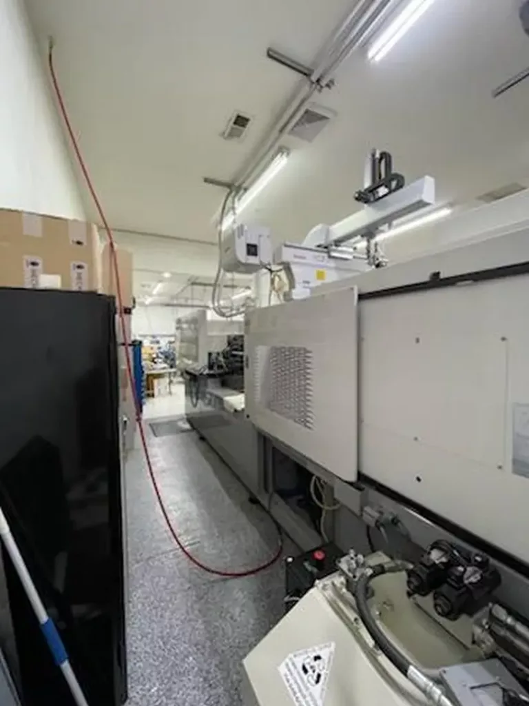 Used Toyo Si-300V-J450HCU Injection Molding Machine For Sale