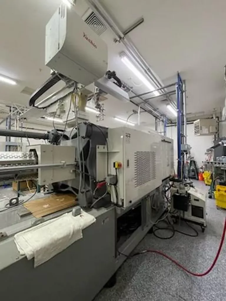 Used Toyo Si-300V-J450HCU Injection Molding Machine For Sale