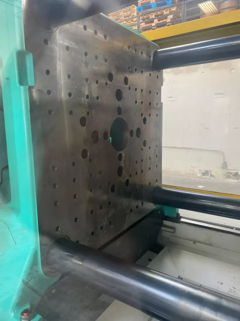 Used Arburg 570E-2000-800 Injection Molding Machine For Sale