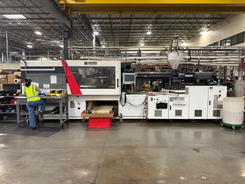 Used Cincinnati Milacron MTS-400 Injection Molding Machine For Sale