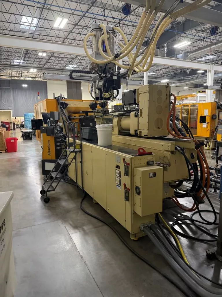 Used Husky H440 RS80/70 Injection Molding Machine For Sale