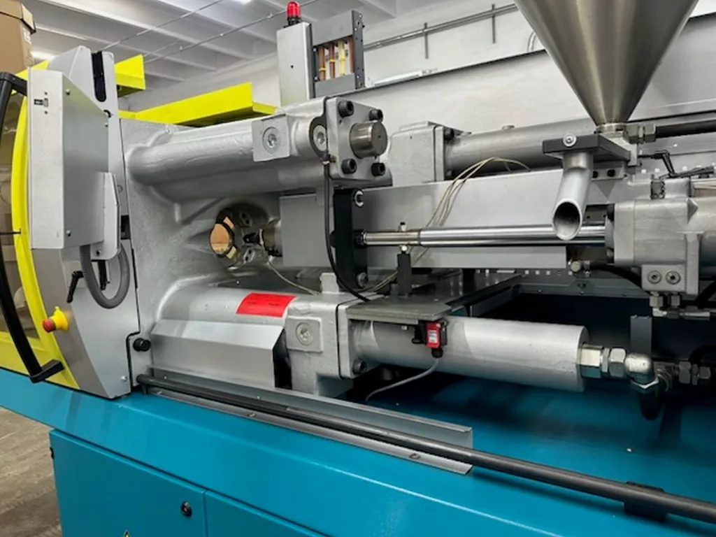 Used Boy 90E PRO - Injection Molding Machine For Sale