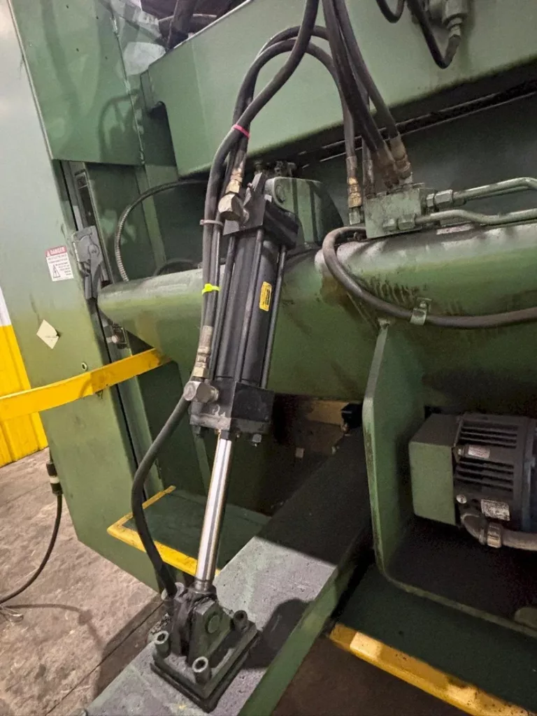 1998 Cincinnati 375HSx14 Shear, photo 15 of 18