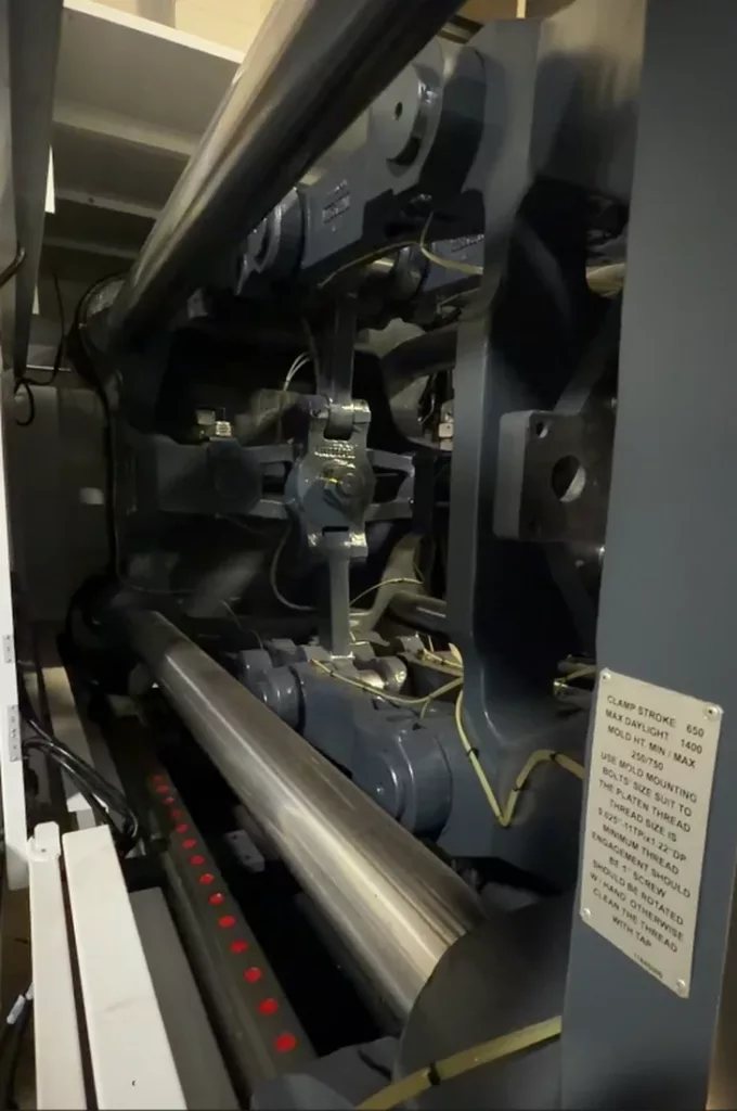 Used Cincinnati Milacron Q-Series 315 Injection Molding Machine For Sale