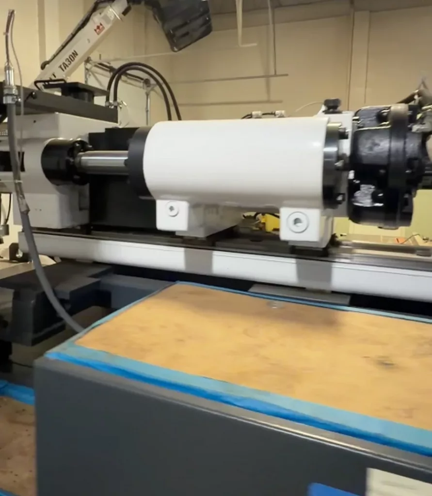 Used Cincinnati Milacron Q-Series 315 Injection Molding Machine For Sale