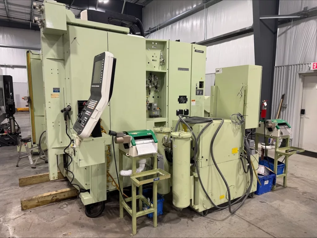 2018 DMG Mori CMX 800V CNC Vertical Machining Center, photo 3 of 6