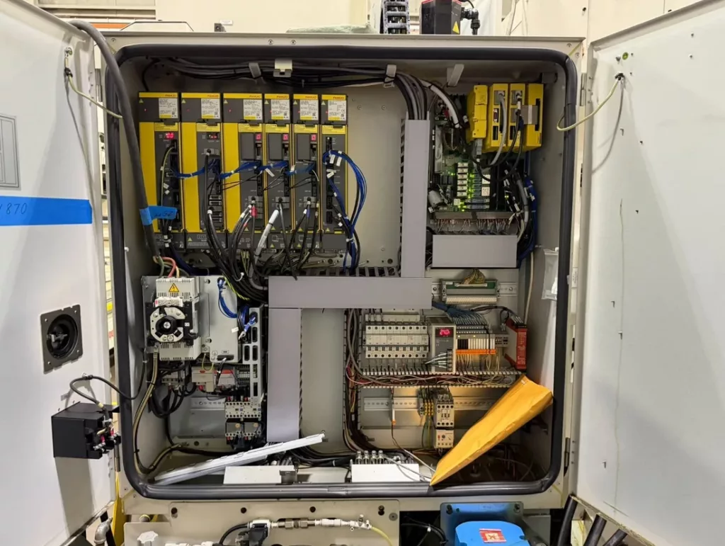 2020 Fanuc Robodrill Alpha D21LiB5 CNC Vertical Machining Center, photo 12 of 17