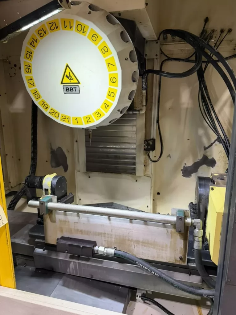 2020 Fanuc Robodrill Alpha D21LiB5 CNC Vertical Machining Center, photo 5 of 17