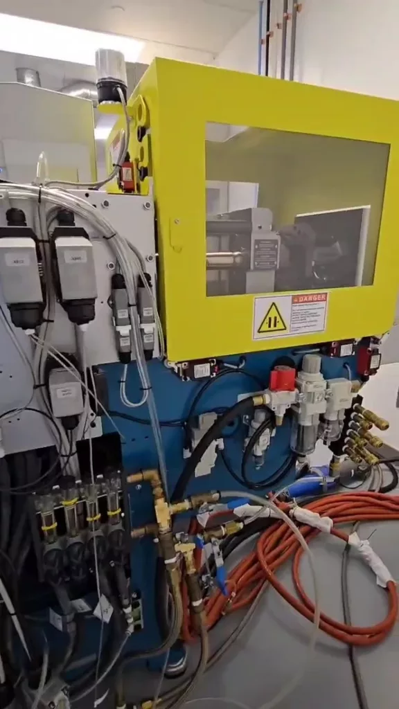 Used Boy 22A Injection Molding Machine For Sale