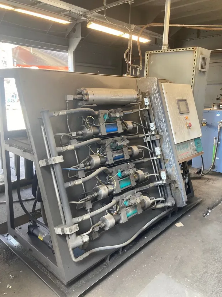 2006 Flow Waterknife 25X Waterjet, photo 3 of 4