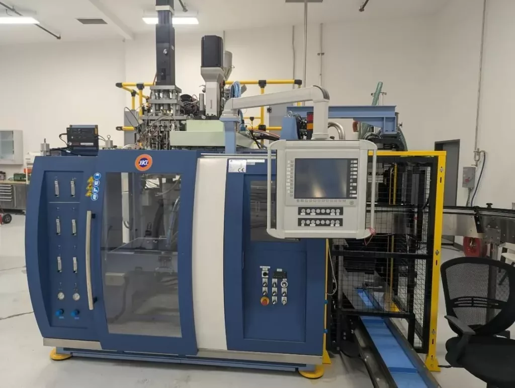 2022 Fong Kee EHB 65T03SS Blow Molder, photo 1 of 13