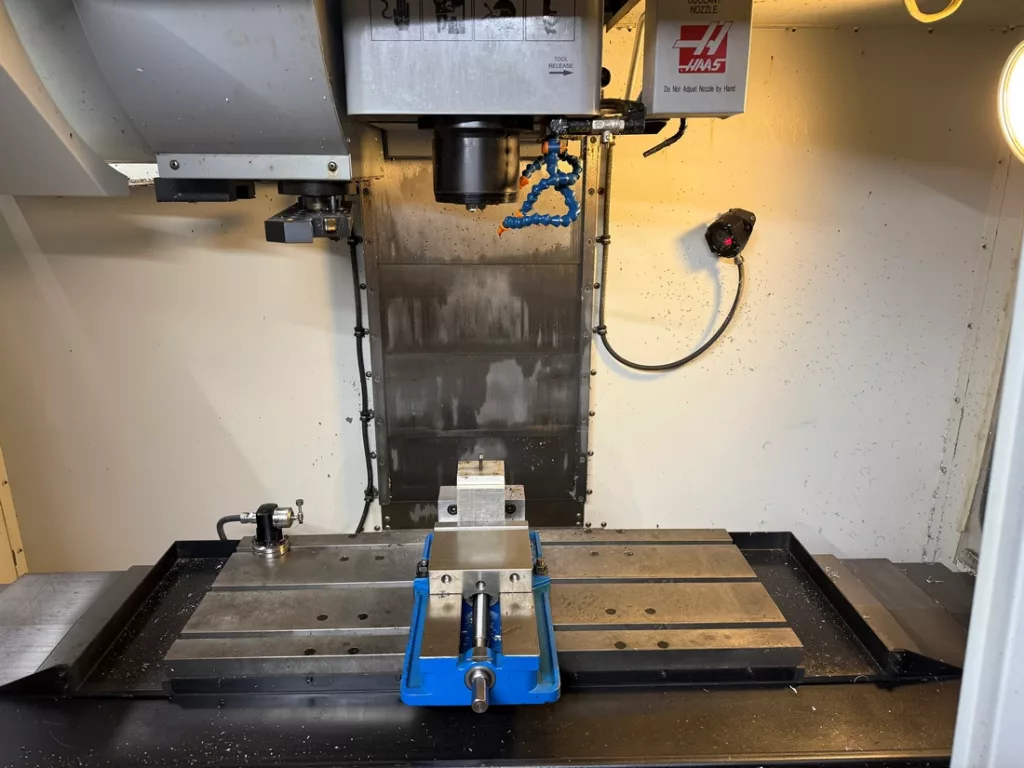 Used Haas VF-2D - CNC Vertical Machining Center - 8078500