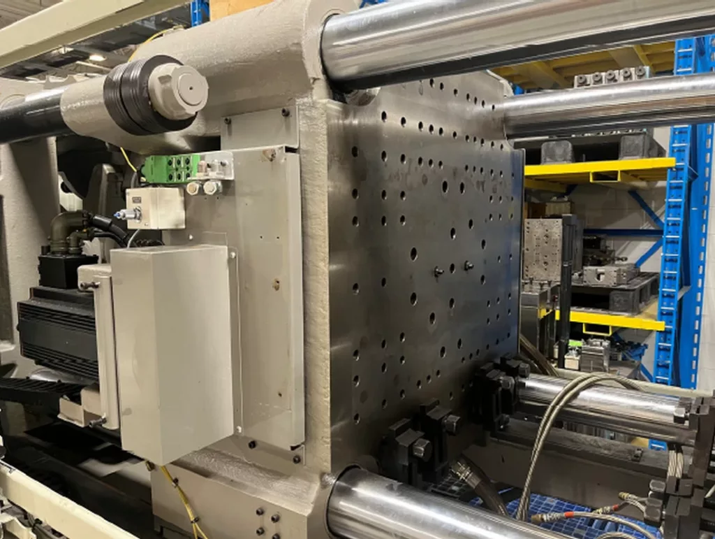 Used Toshiba EC-310NII V30-8Y Injection Molding Machine For Sale