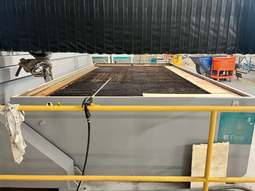 Used Flow Mach 200 4020 Pivot+ CNC Waterjet For Sale