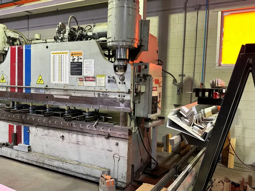 Pacific JII 250-12 Press Brake, photo 3 of 8
