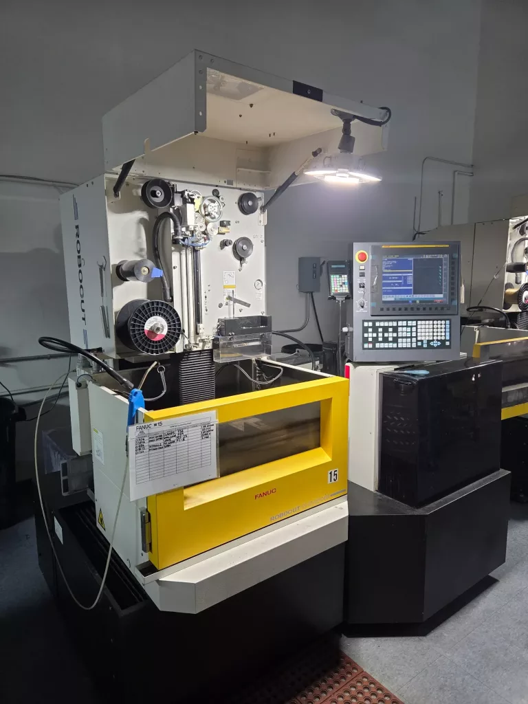 2017 Fanuc Robocut a-C400iB