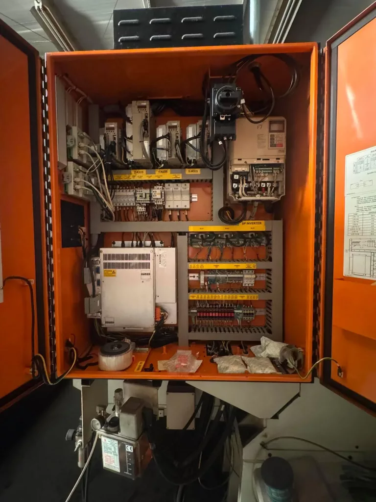 2008 Hurco VM3