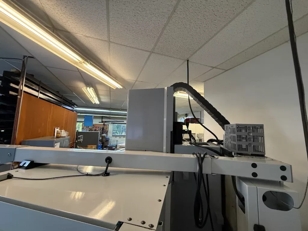 2004 Haas VF-2B CNC Vertical Machining Center, photo 9 of 11