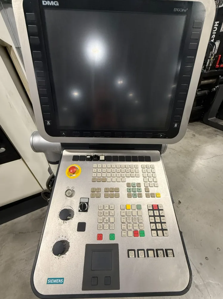 DMG Mori DMC 835 V
