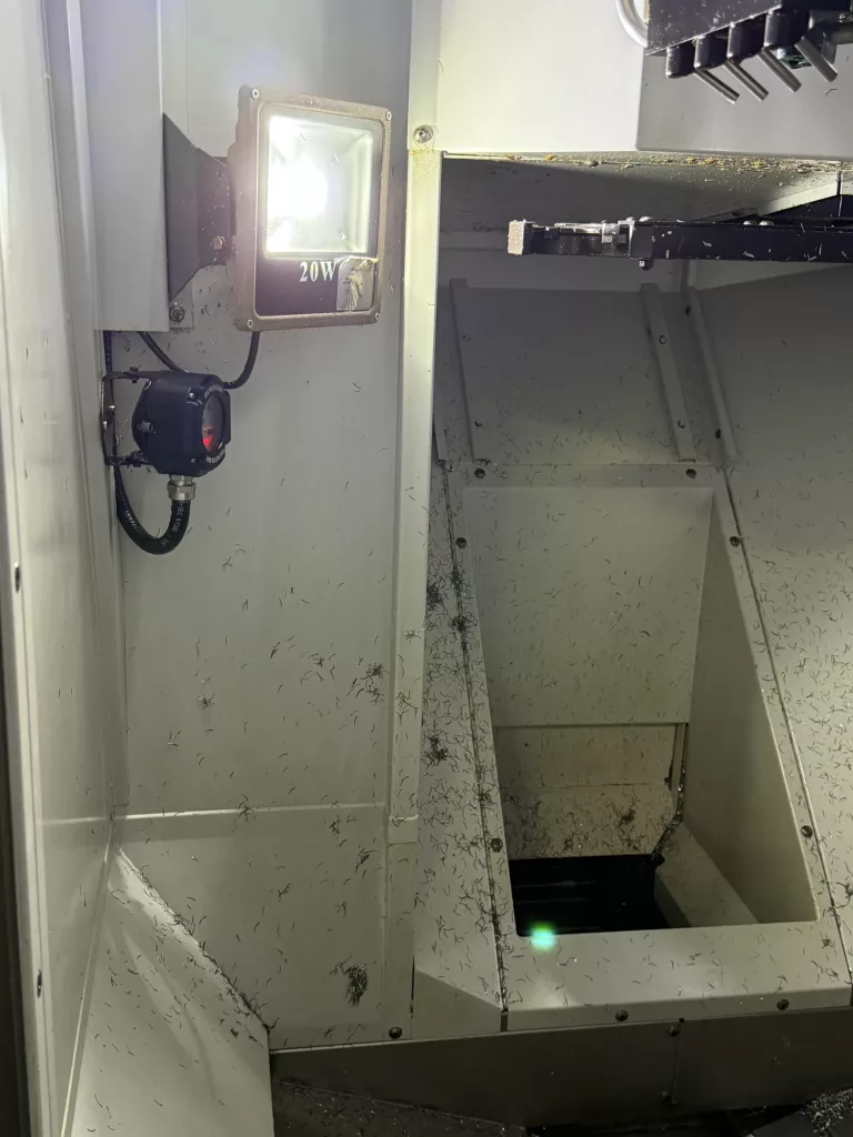 2018 Haas UMC-750 CNC Vertical Machining Center, photo 28 of 30