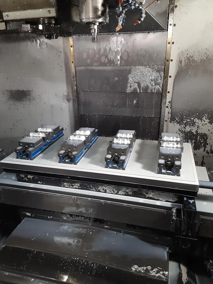 2005 Haas VF-3SSAPC CNC Vertical Machining Center, photo 3 of 7