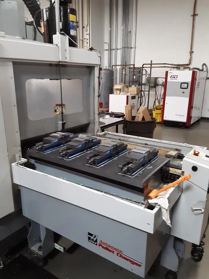 2005 Haas VF-3SSAPC CNC Vertical Machining Center, photo 4 of 7