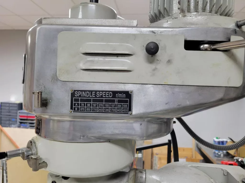 2007 MSC 09531005 Knee Mill, photo 3 of 4