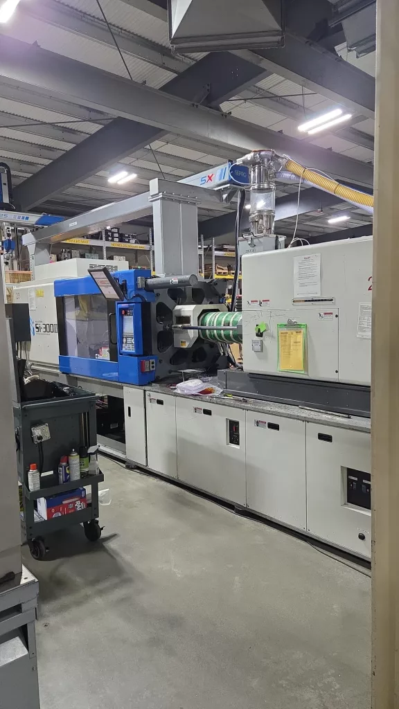 2007 Toyo Si-300-III Injection Molding Machine, photo 2 of 3