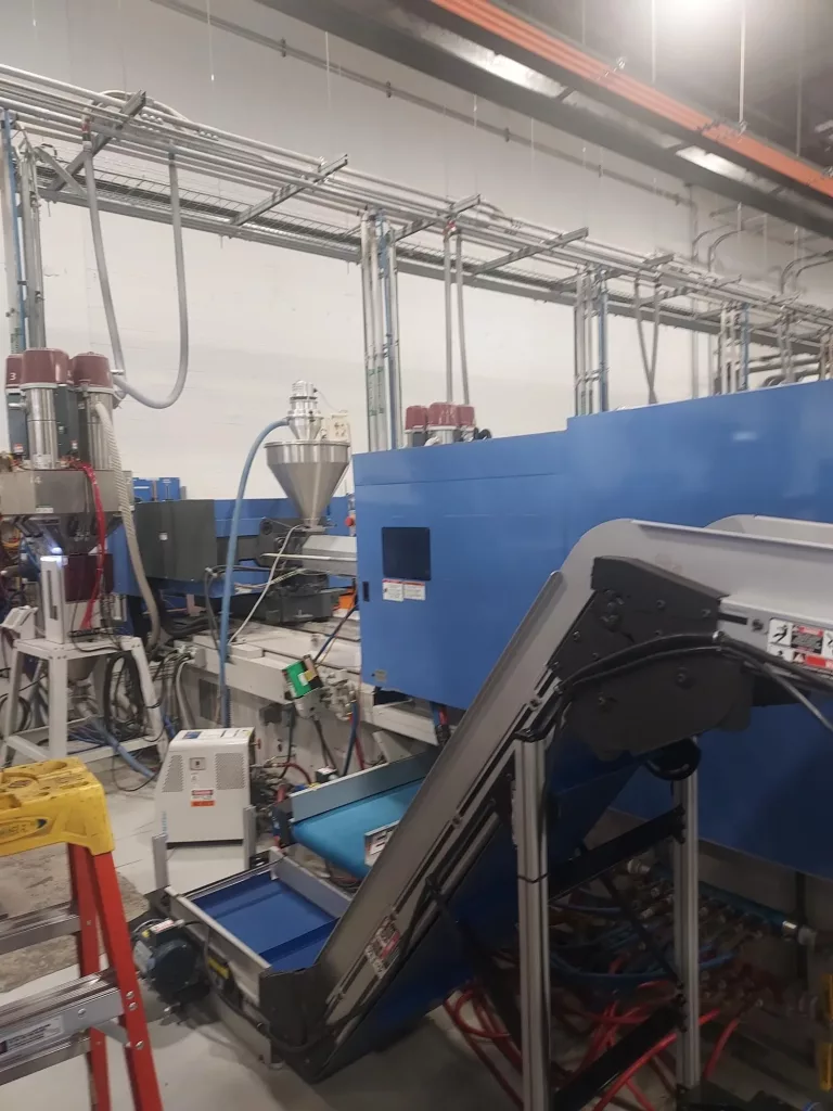 2018 JSW 180ADS-300U Injection Molding Machine, photo 4 of 7