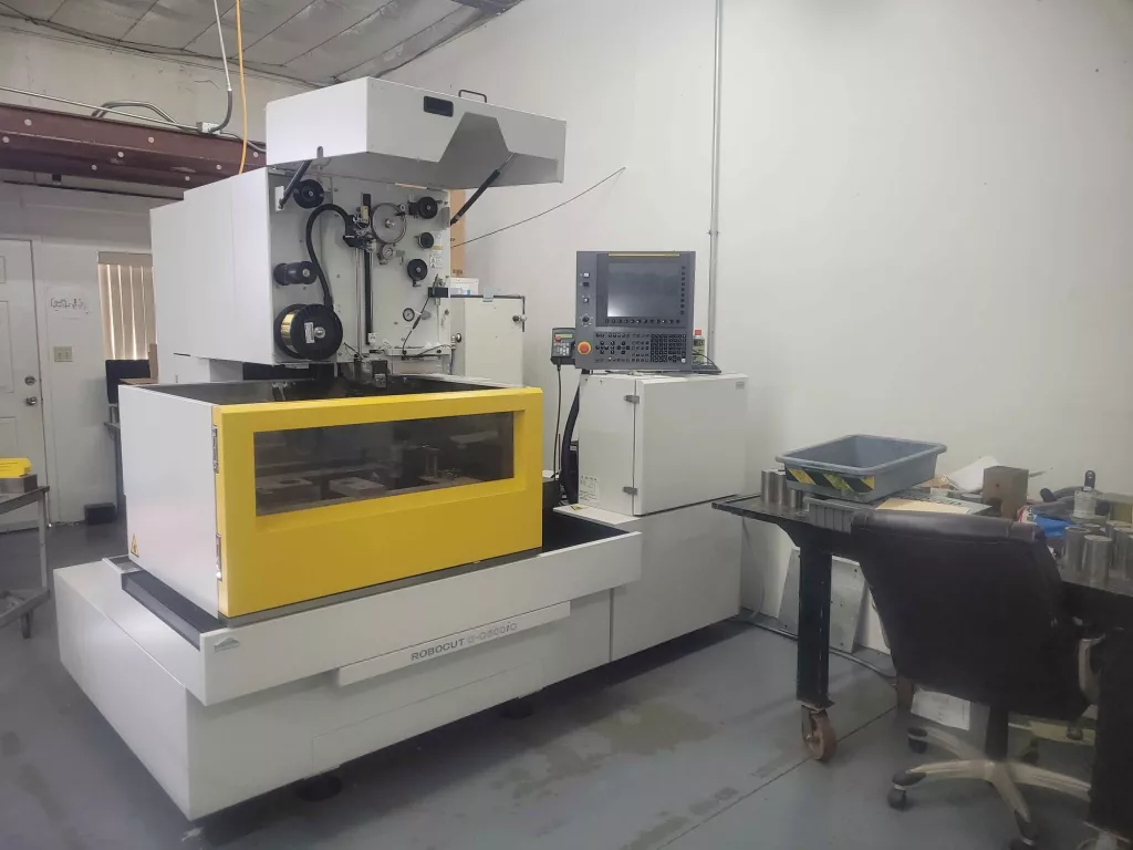 2025 Fanuc C600iC-ADV EDM Machine, photo 1 of 6