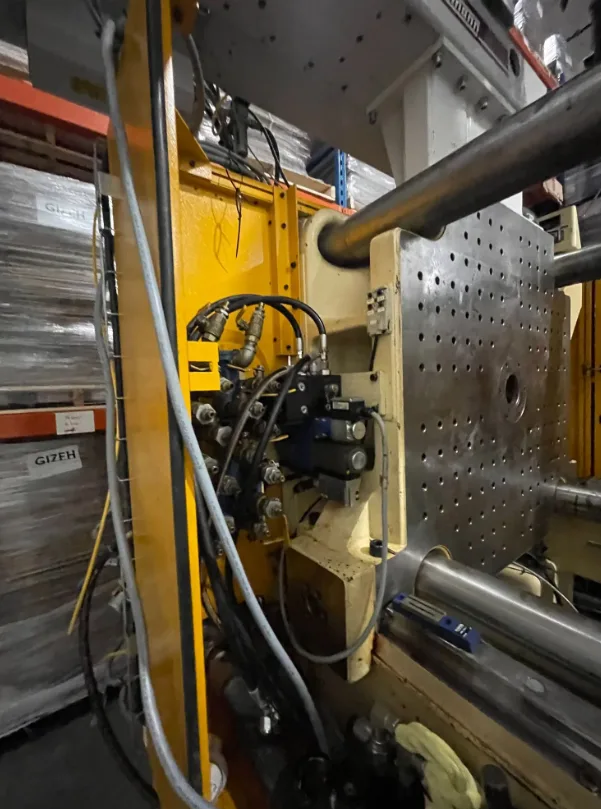 2014 Husky Hyelectric H300 RS80/65 Injection Molding Machine, photo 4 of 9