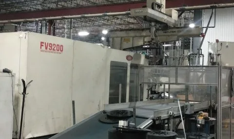 1999 Nissei FV9200-600L Injection Molding Machine, photo 1 of 7