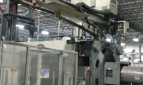 1999 Nissei FV9200-600L Injection Molding Machine, photo 4 of 7